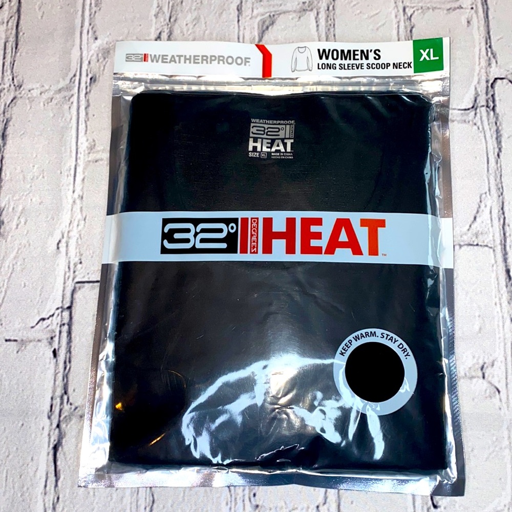 32 Degrees Heat Women’s Long Sleeve Scoop Neck